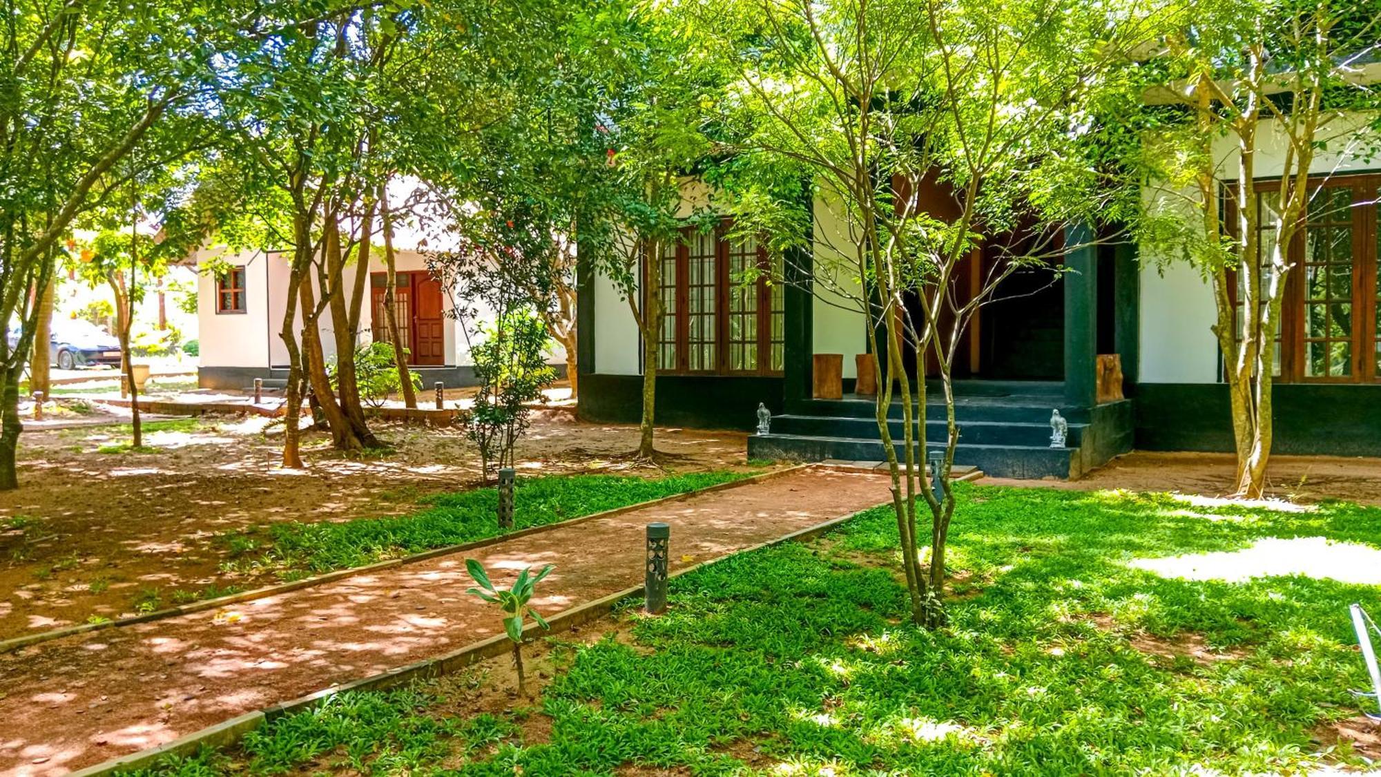 Ceylon Amigos Eco Resort Sigiriya Exterior photo